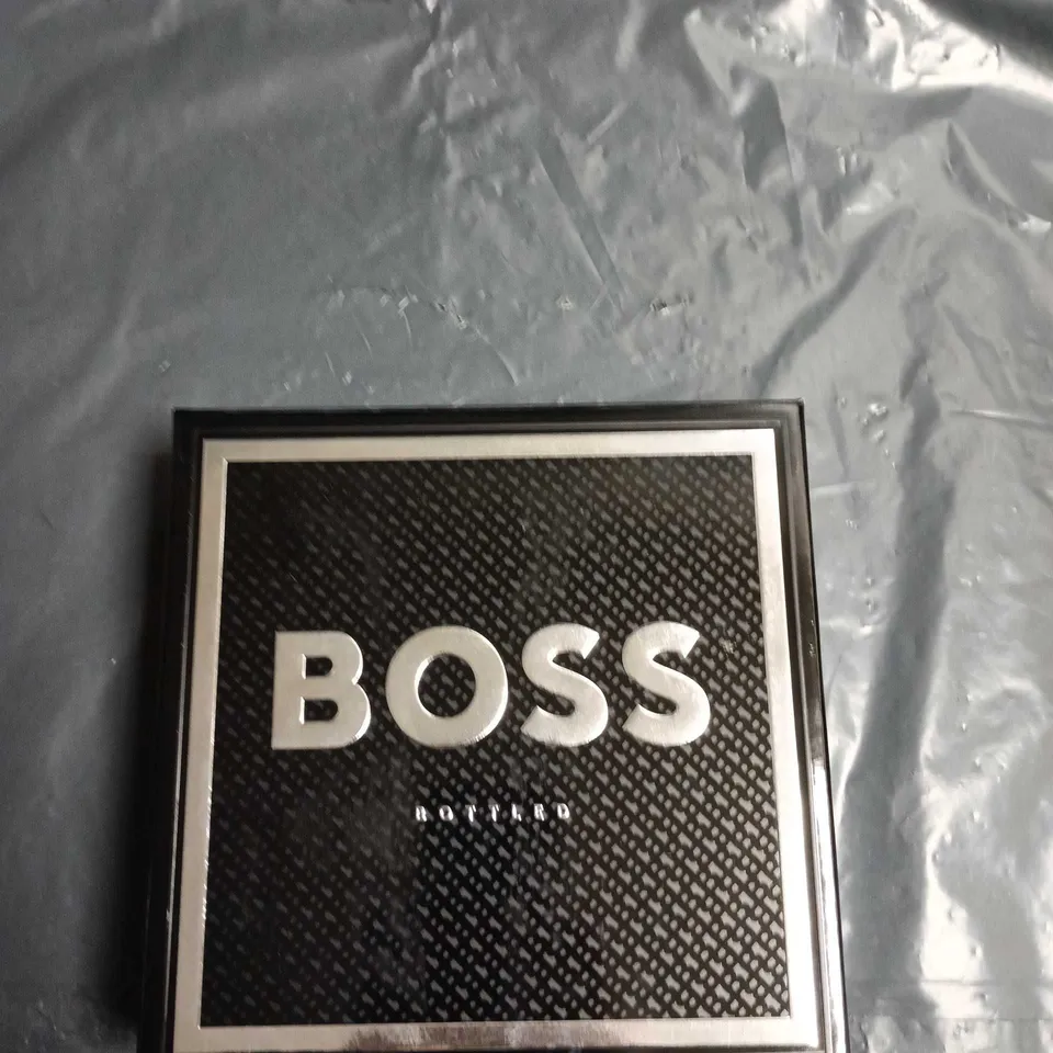 BOSS BOTTLED GIFT SET – EAU DE TOILETTE & DEODORANT SPRAY (TWO-PIECE)