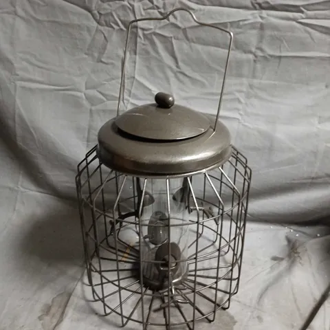 SQUIRREL PROOF SEED FEEDER