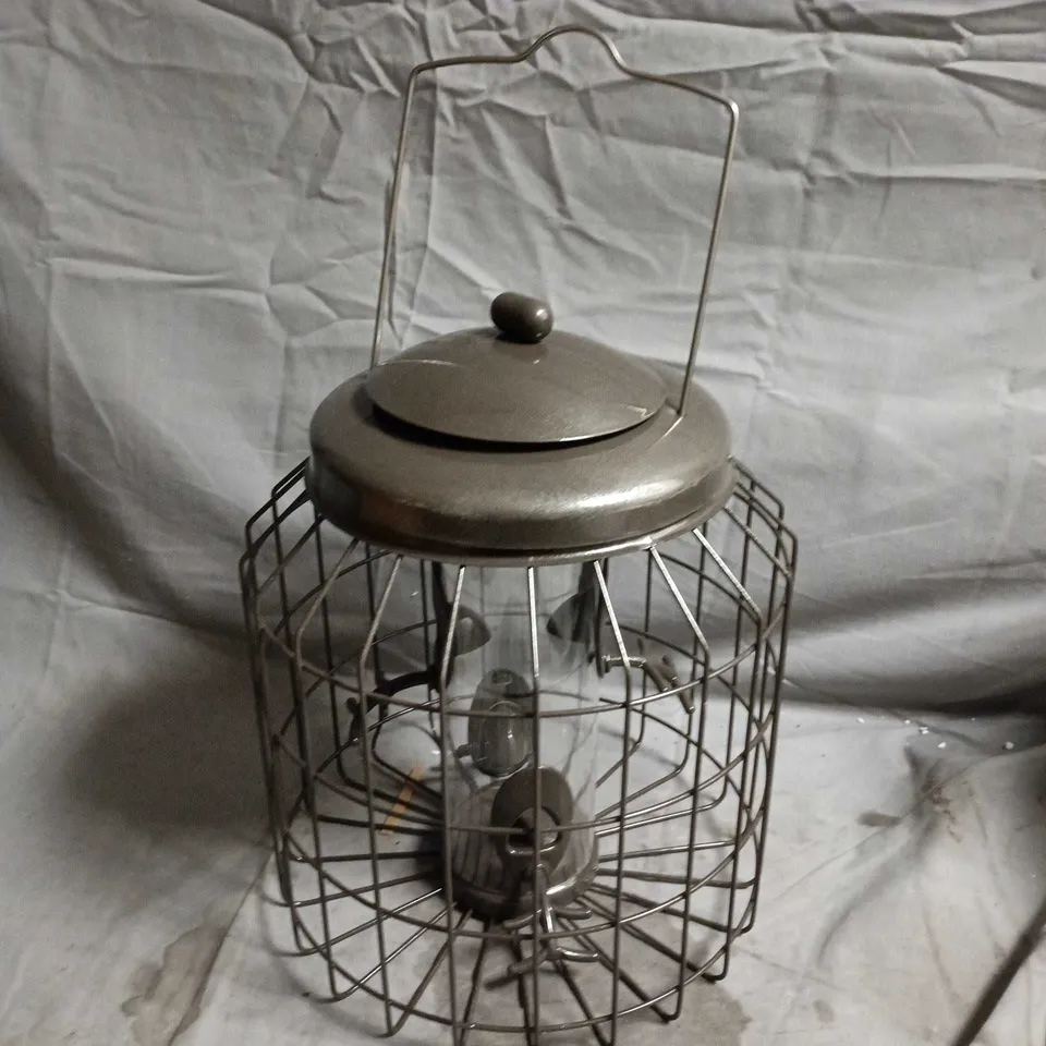 SQUIRREL PROOF SEED FEEDER