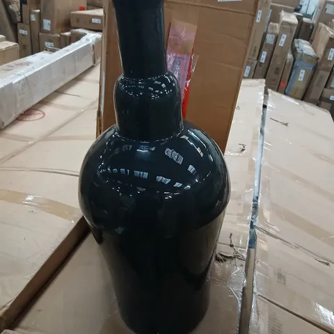 BOXED NEVADA METAL FLOOR VASE