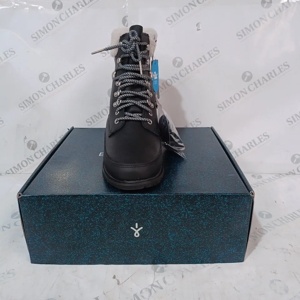 BOXED PAIR OF EMU AUSTRALIA OKAB FAUX FUR ANKLE BOOTS IN BLACK UK SIZE 7