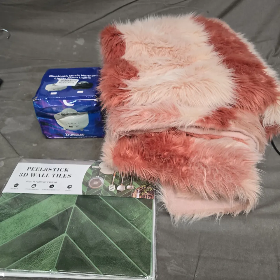 BOX OF APPROXIMATELY 20 ASSORTED HOUSEHOLD ITEMS TO INCLUDE PINK FLUFFY RUG, PEEL & STICK WALL TILES AND BLUETOOTH MUSIC NORTHERN LIGHTS MOON LIGHTS