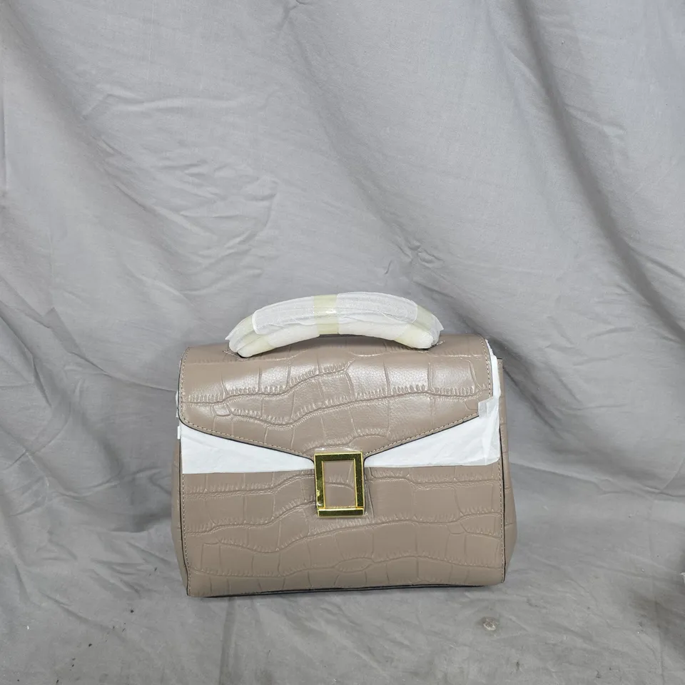 BEIGE CROCODILE-EMBOSSED HANDBAG WITH GOLD-TONE BUCKLE