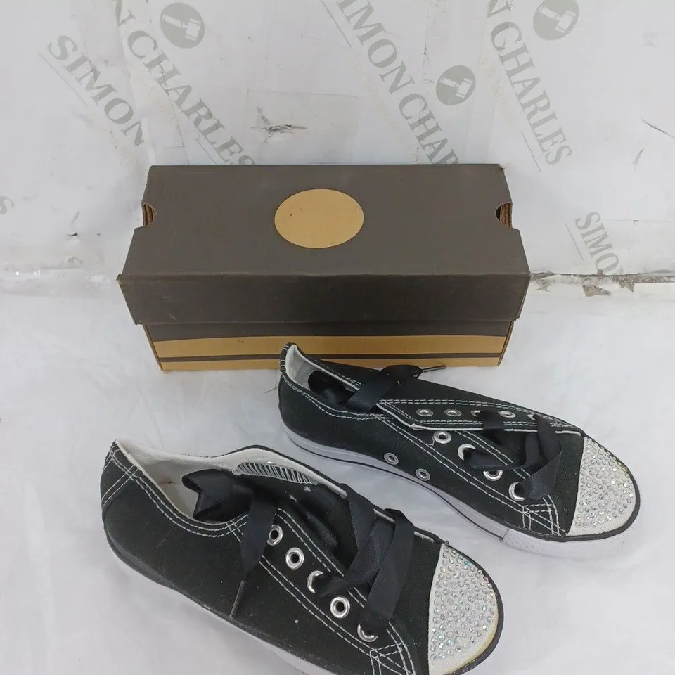 APPROXIMATELY 20 PAIRS OF BOXED DESIGNER JEWELLED BLACK TRAINER IN VARIOUS SIZES