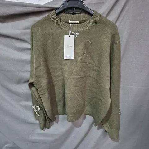 MOOCCI OLIVE GREEN KNIT JUMPER WITH RHINESTONE BOW – WOMEN'S, SIZE TU