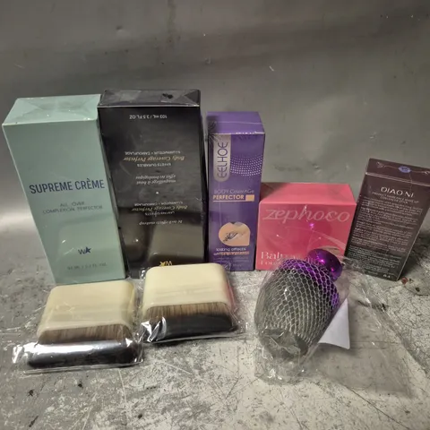 APPROXIMATELY 22 ASSORTED COSMETICS ITEMS TO INCLUDE ZEPHOCO BALM FOUNDATION, EELHOE BODY COVERAGE PERFECTOR, MAKEUP BRUSHES, ETC