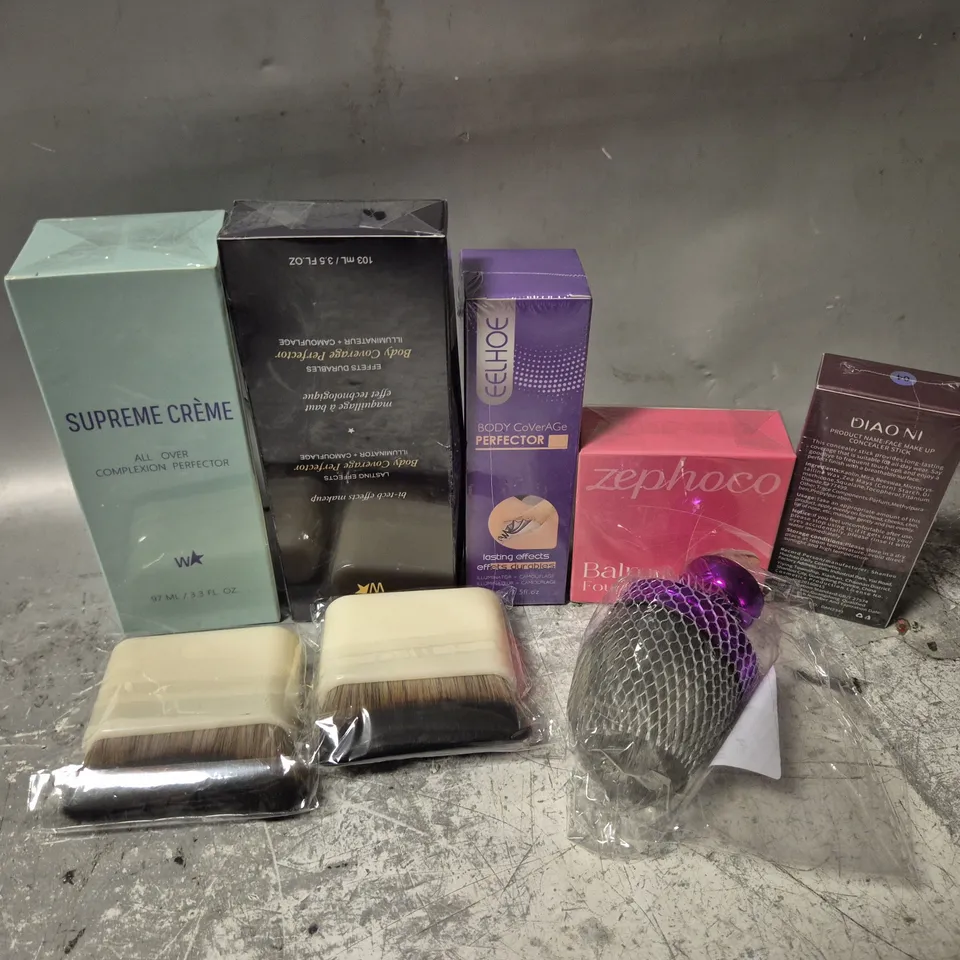 APPROXIMATELY 22 ASSORTED COSMETICS ITEMS TO INCLUDE ZEPHOCO BALM FOUNDATION, EELHOE BODY COVERAGE PERFECTOR, MAKEUP BRUSHES, ETC