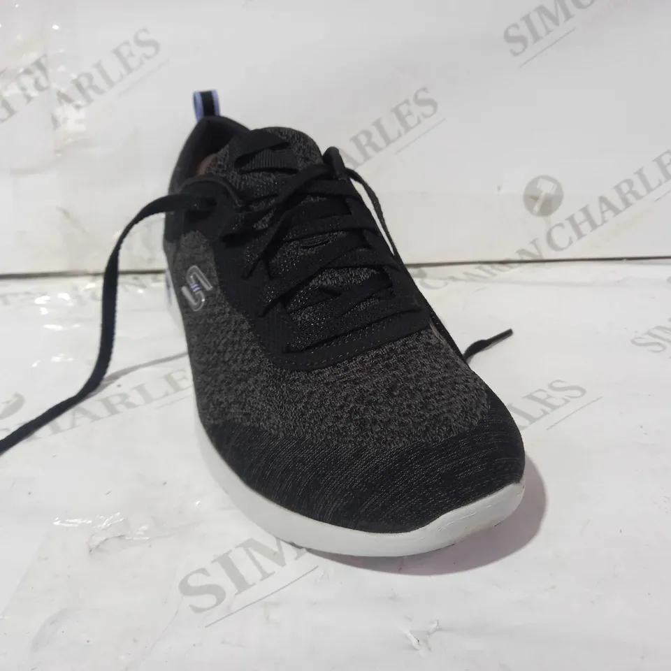 BOXED PAIR OF SKECHERS ARCH FIT REFINE TRAINERS (BLACK), SIZE 6 UK