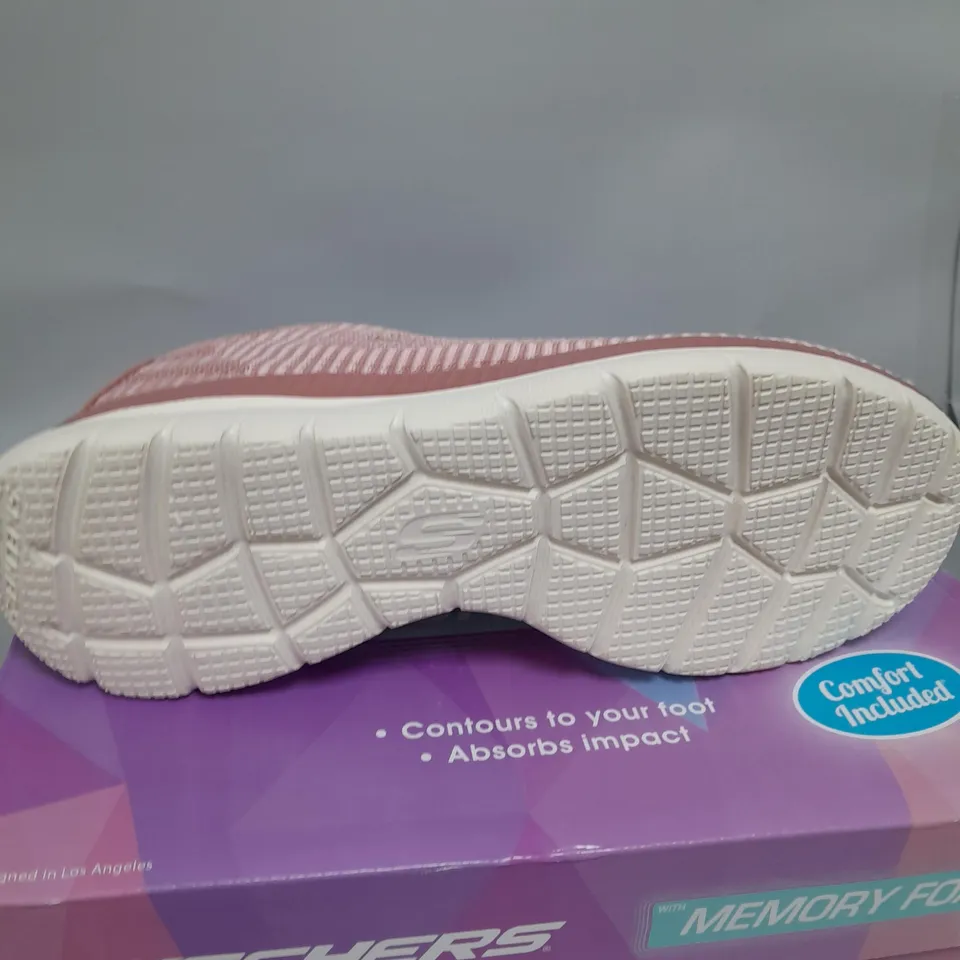 BOXED SKECHERS SIZE 6 ROSE LACE UP TRAINERS WITH MEMORY FOAM