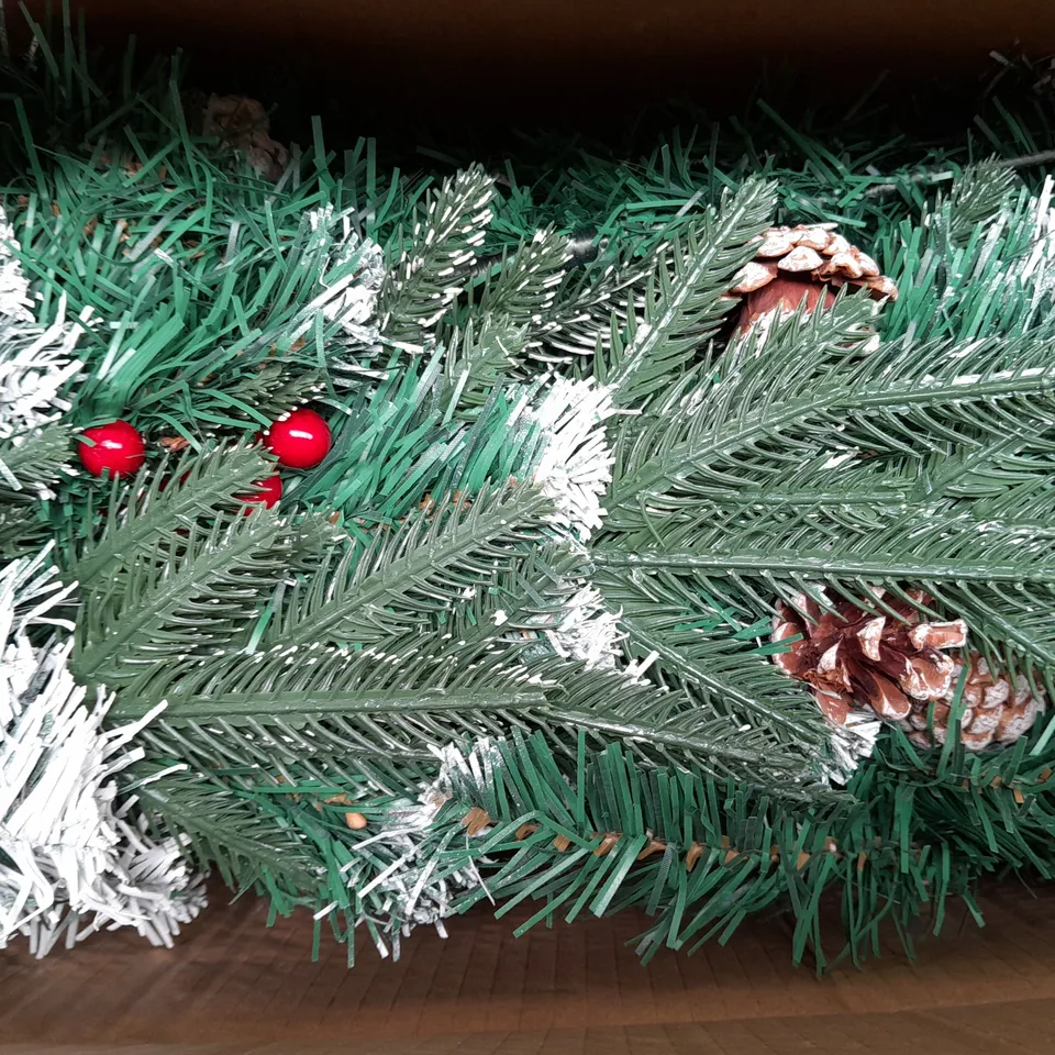 BOXED DECORATIVE FESTIVE TREE