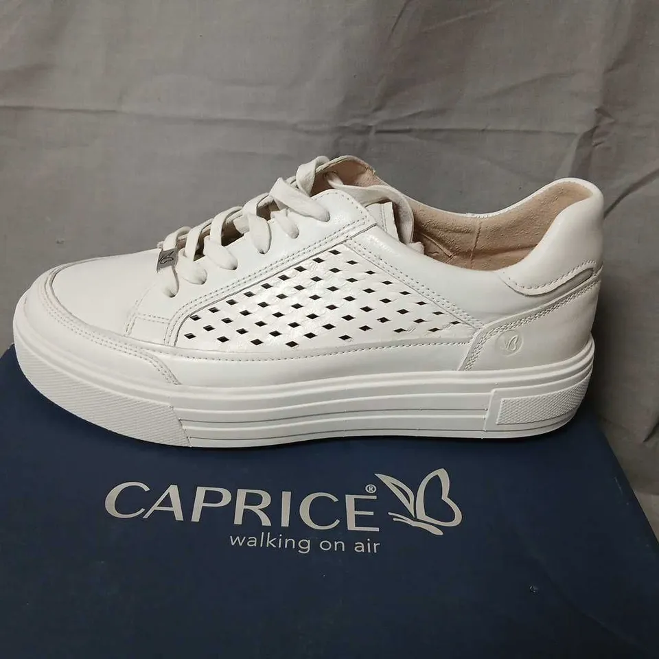 CAPRICE WOMEN'S WHITE NAPPA LEATHER SNEAKERS – UK 6½ (EU 40)