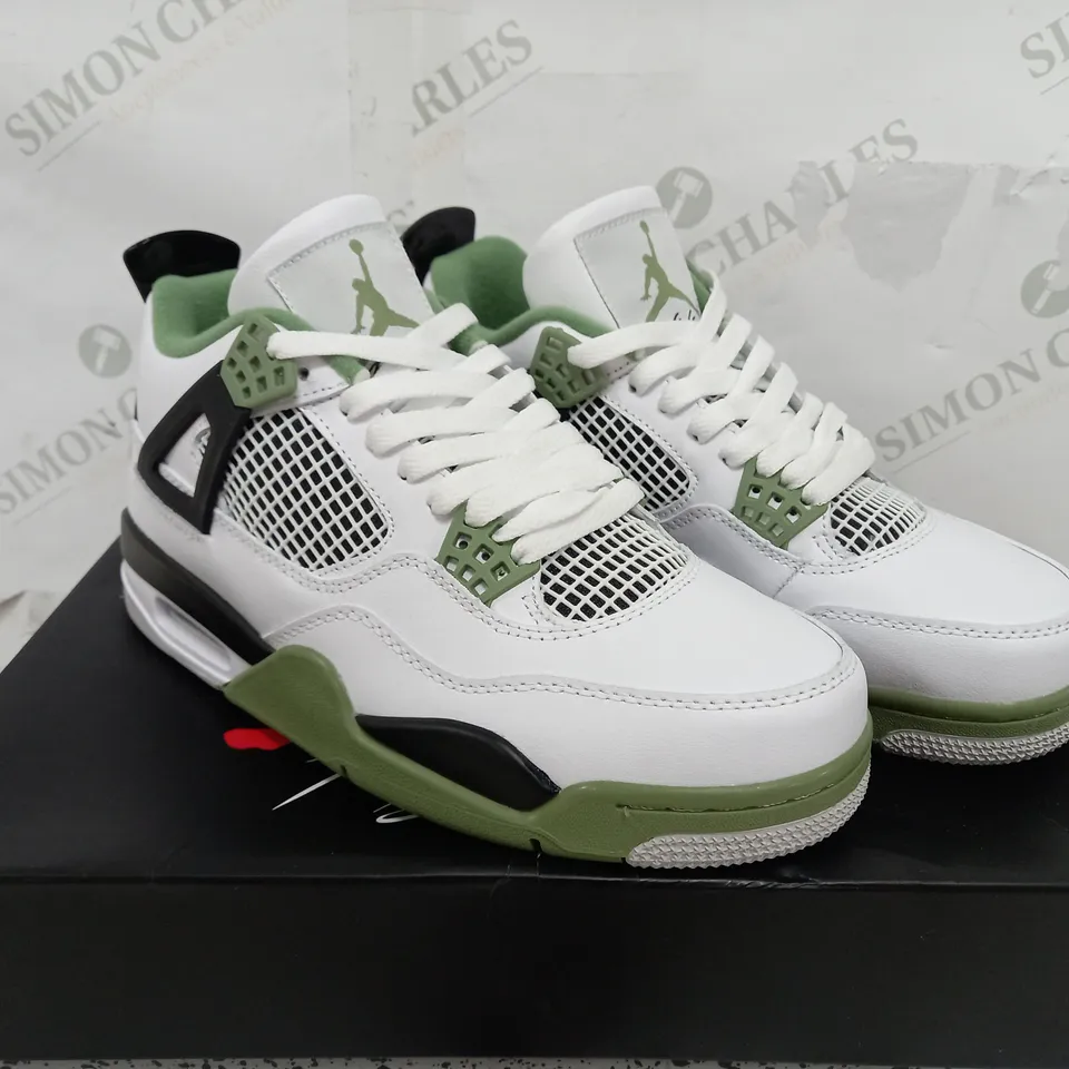 BOXED PAIR OF AIR JORDAN 4S RETRO IN WHITE & KHAKI TRAINERS - UK 7