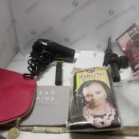 LOT OF ASSORTED COSMETIC ITEMS TO INCLUDE MAKEUP BAGS, BEARD TRIMMER AND HAIR DRYER