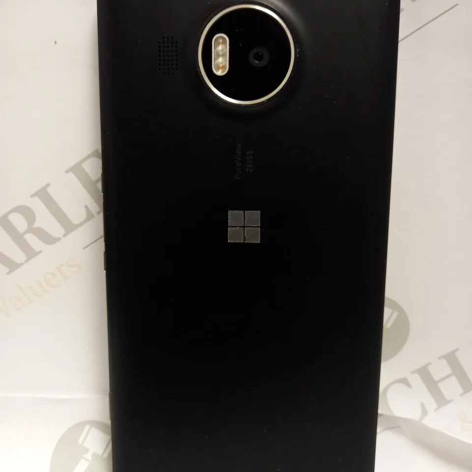 MICROSOFT PUREVIEW ZEISS MOBILE PHONE