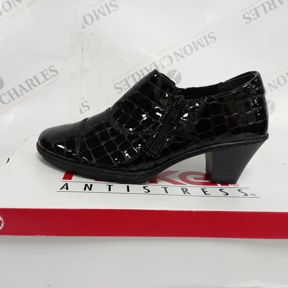 BOXED RIEKER LOW HEELED SHOE BOOTS, BLACK CROC - SIZE 5