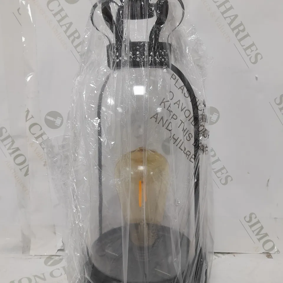 BOXED OUTLET SOLAR GARDEN LIGHT 