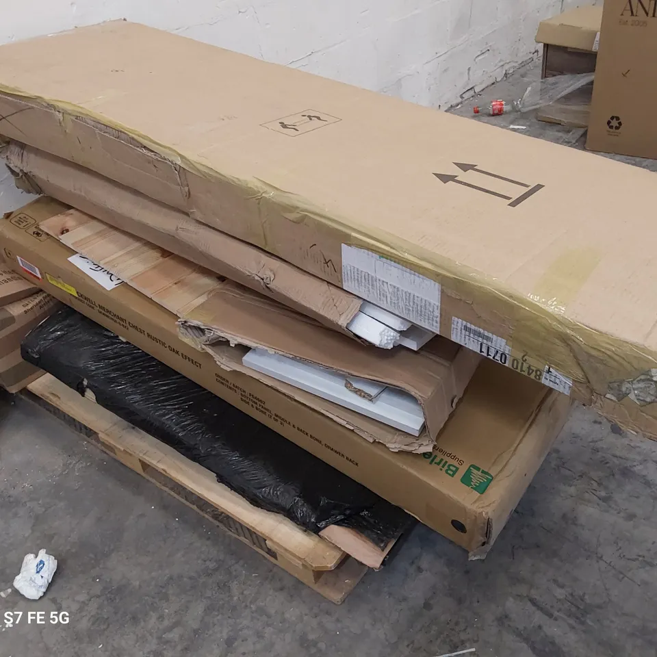 PALLET OF ASSORTED BOXED FURNITURE PARTS INCLUDING DINING TABLE, BEDS.