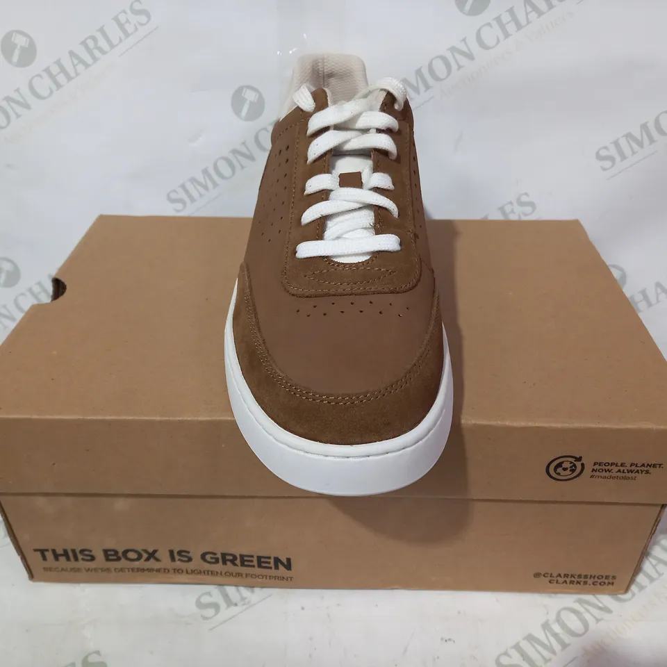 BOXED PAIR OF CLARKS COURTLITE SHOES IN BROWN UK SIZE 9