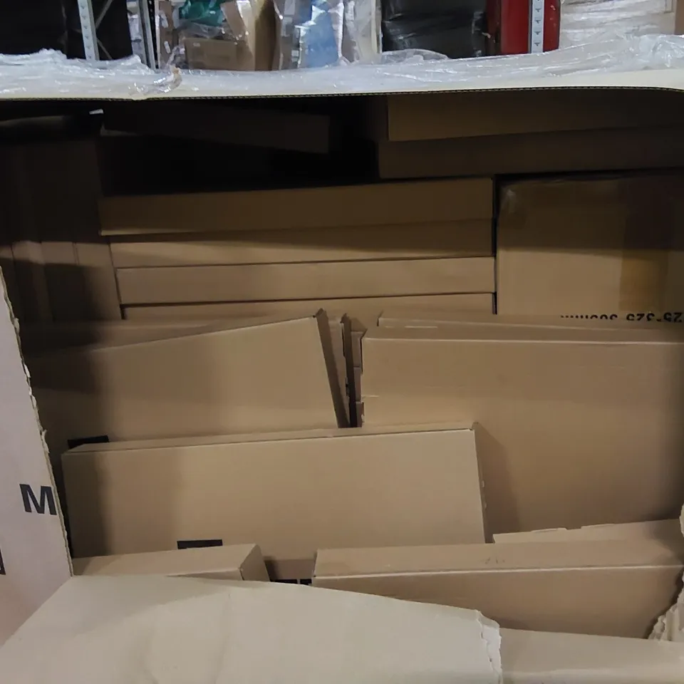 PALLET FILLED WITH A VERY LARGE QUANTITY OF PIZZA PEELS
