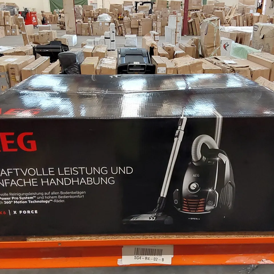 AEG VX6-2-CB-P BAGGED CYLINDER VACUUM CLEANER - A++ RATED