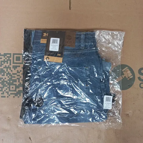 BAGGED CROSSHATCH DENIM SHORTS IN MID WASH SIZE 32