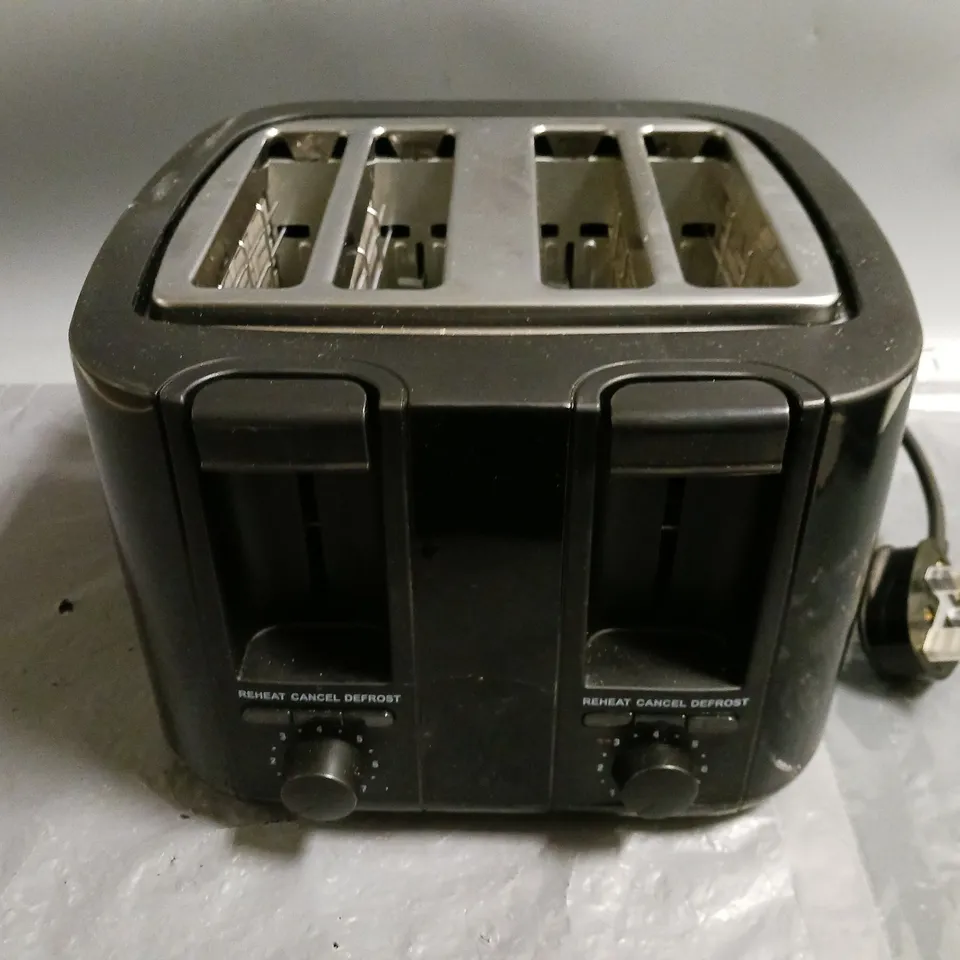 KITCHEN PERFECTED 4 SLICE TOASTER