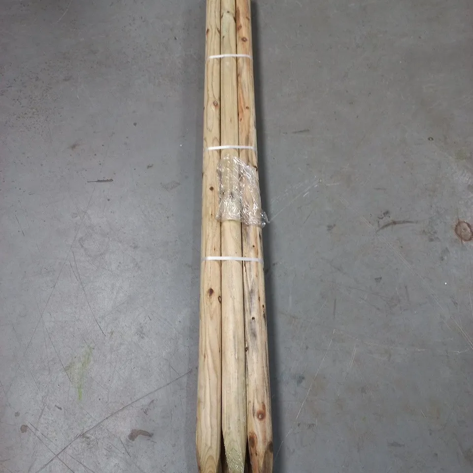 LOT OF 5 165CM SPIKED WOODEN POLES