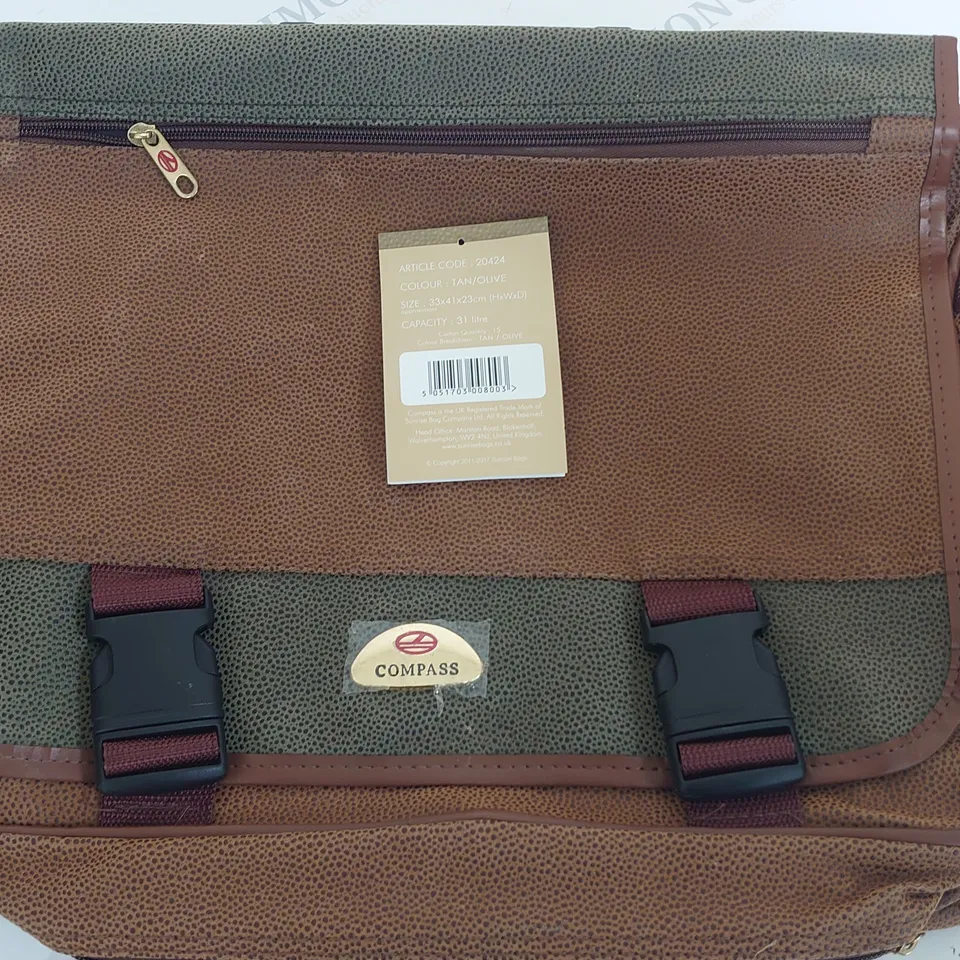 COMPASS 31 LITRE BAG IN TAN/OLIVE