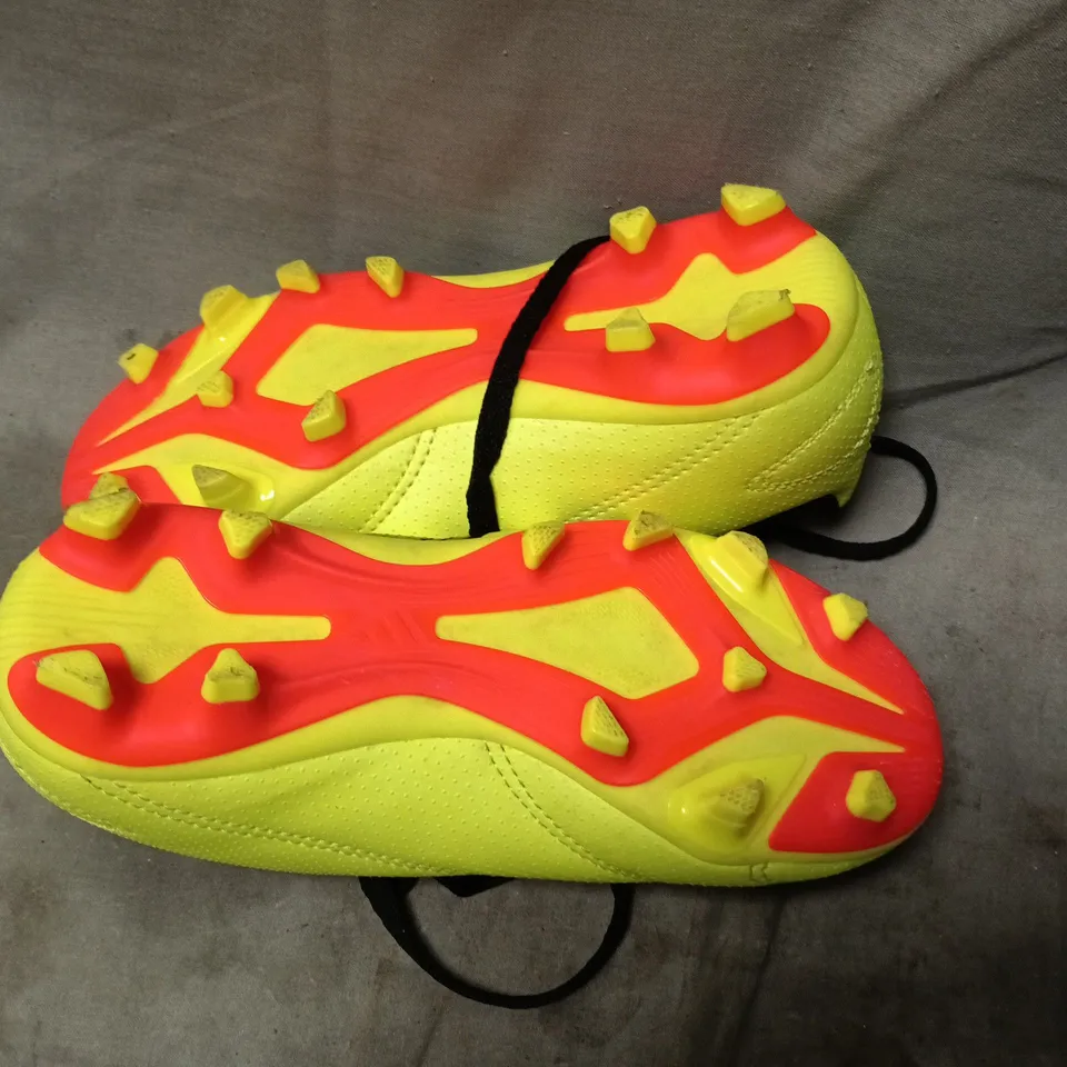 ADIDAS PREDATOR FOOTBALL BOOTS – NEON YELLOW/BLACK (KIDS) - UK 11.5K