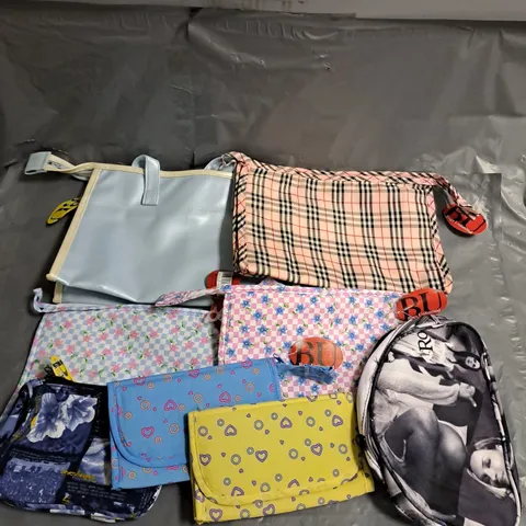 BOX OF APPROX 200 ASSORTED BAGS UNLIMITED POUCHES AND BAGS IN VARIOUS COLOURS AND STYLES