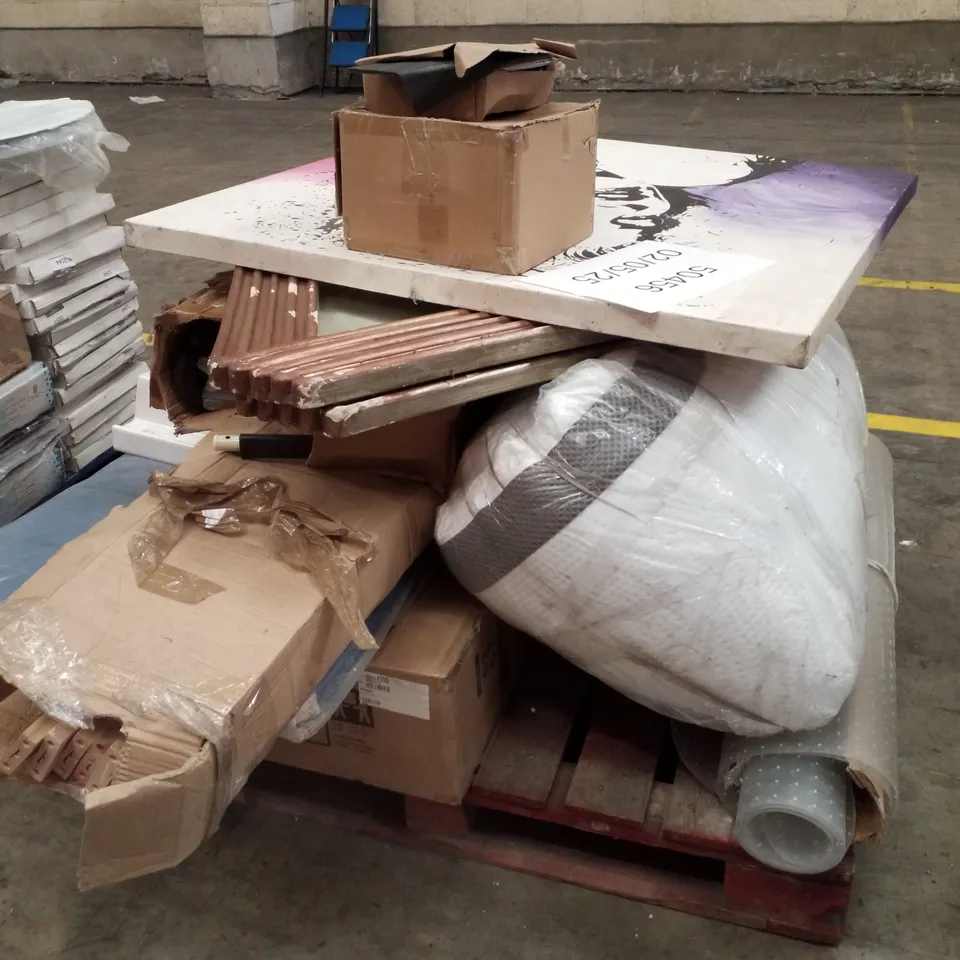 PALLET CONTAINING ASSORTED PRODUCTS INCLUDING WRAPPED CANVAS WALL DECOR, BASIN, DIAMOND SHAPED MIRRORS & HEADBOARD 