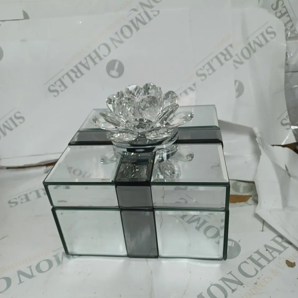 BOXED JULIEN MACDONALDS FLOWER BOX