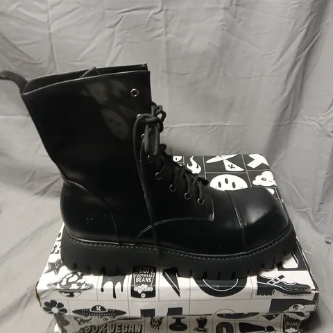 BOXED KOI GIMLI MENS BLACK SQUARE TOE LACE UP BOOTS IN BACK - UK 11