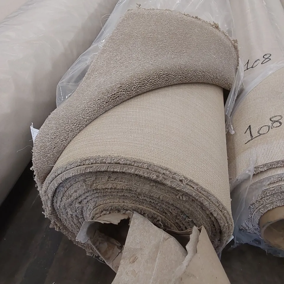 ROLL OF QUALITY HABBERLEY HERRINGBONE MOONSHADOW CARPET // SIZE: APPROX 4 X 9.1m