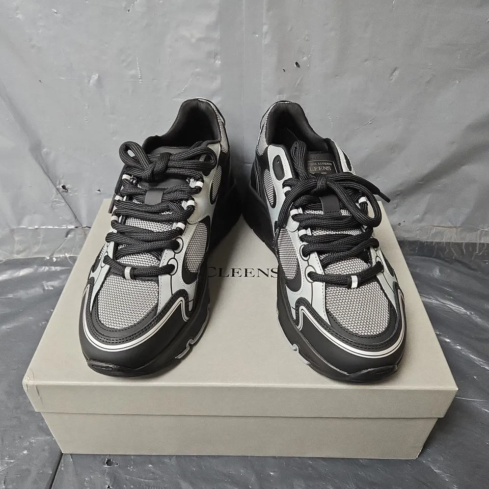 BOXED PAIR OF CLEENS PULSE RUNNER SILVER BULLET TRAINERS - UK 9