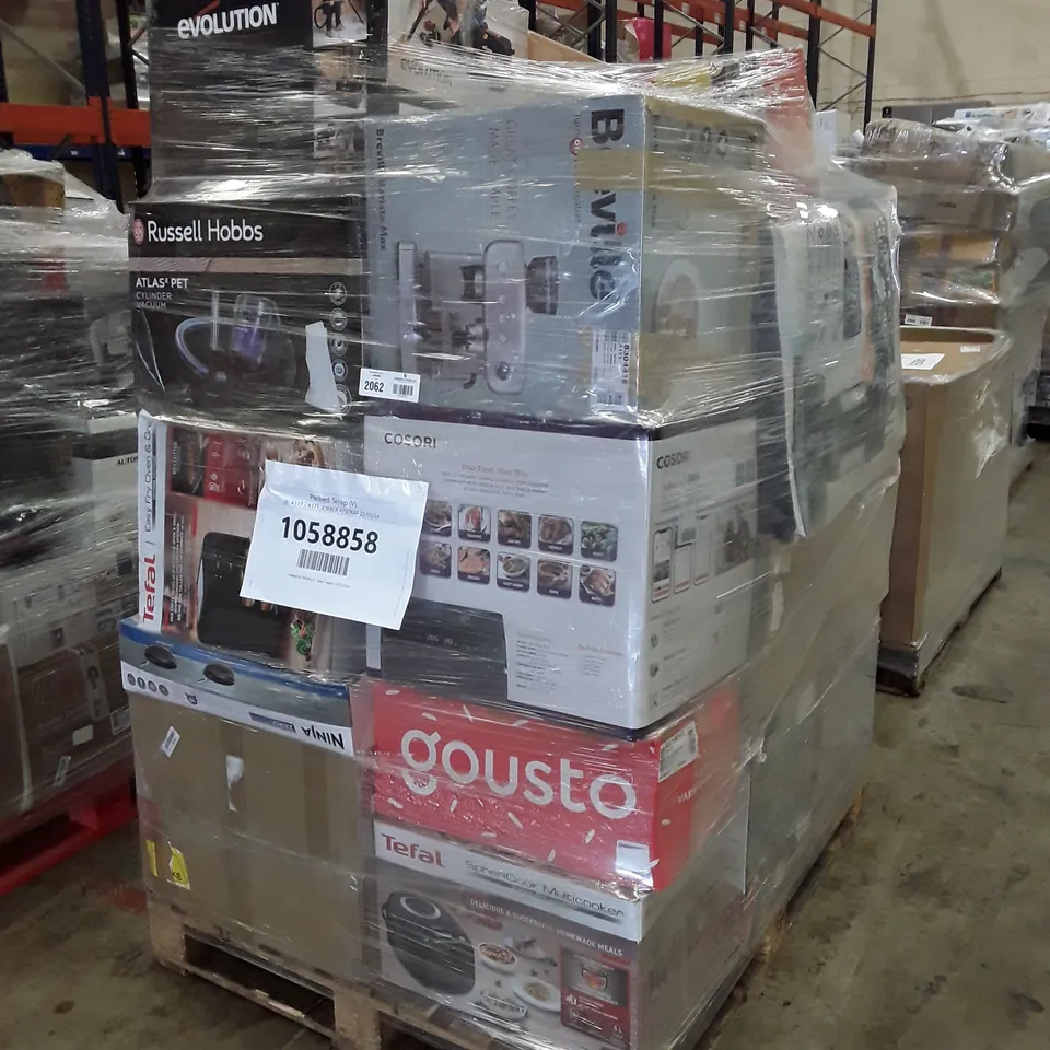 PALLET OF APPROXIMATELY 30 UNPROCESSED RAW RETURN HOUSEHOLD AND ELECTRICAL GOODS TO INCLUDE;