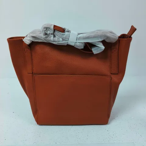 TAN BROWN LEATHER TOTE HANDBAG WITH TOP HANDLES