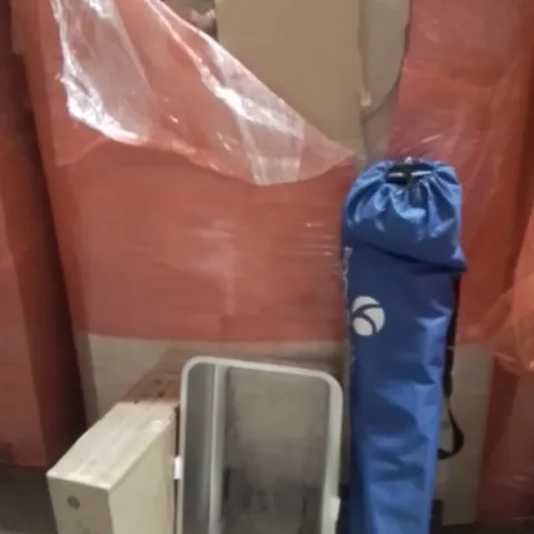 PALLET OF ASSORTED HOUSEHOLD GOODS AND PRODUCTS TO INCLUDE;CAMPING CHAIR,CAT LITTER TRAY,BEDSIDE COMMODE