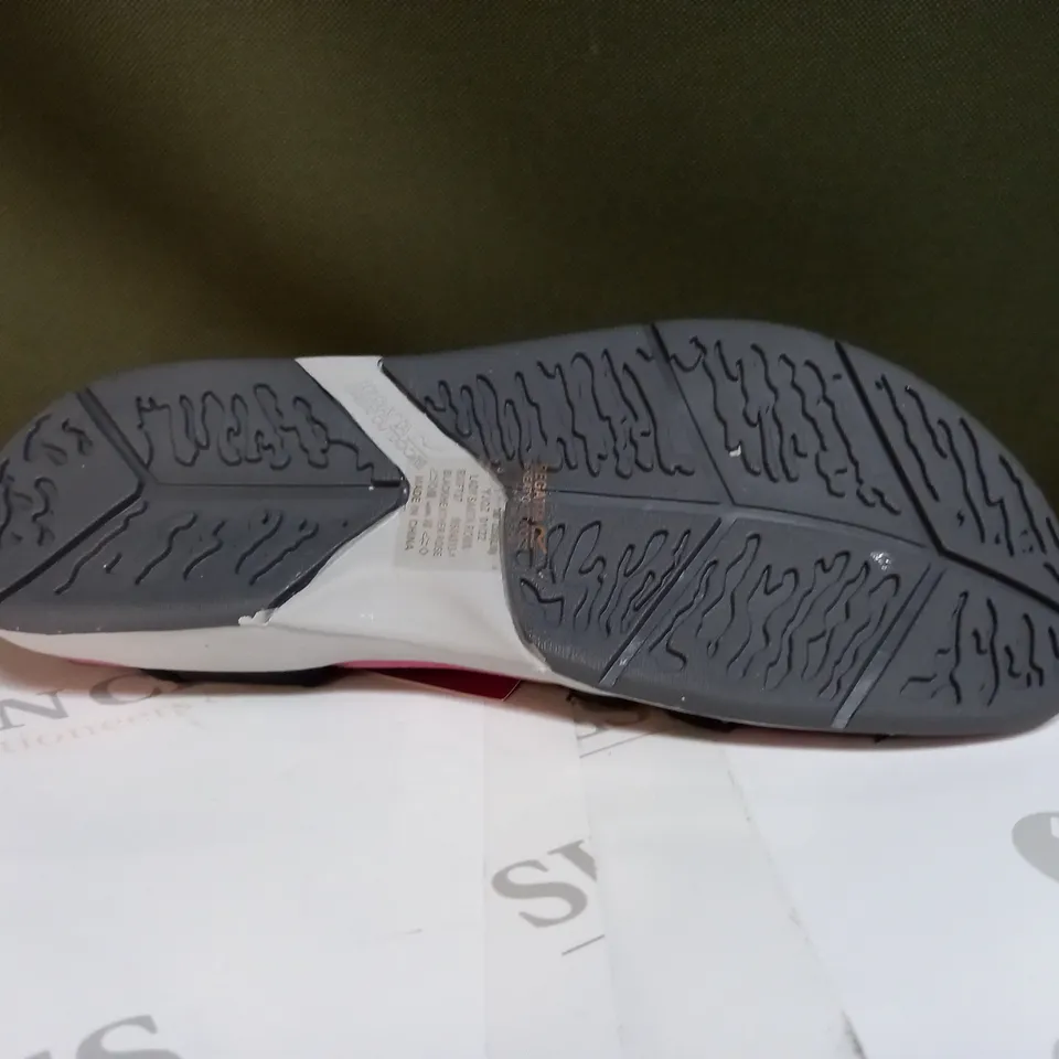 REGATTA LADY ROMA SANDALS SIZE 4