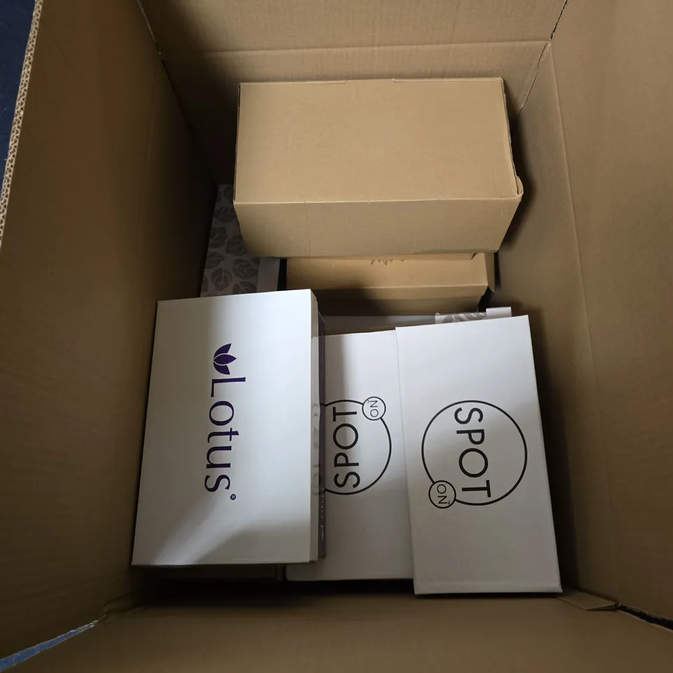 BOX OF APPROXIMATELY 15 PAIRS OF ASSORTED BOXED SHOES IN VARIOUS STLYES , COLOURS AND SIZES