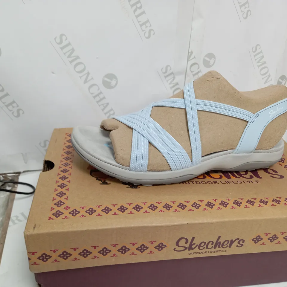 SKECHERS BLUE OPEN TOE SANDAL SIZE 6