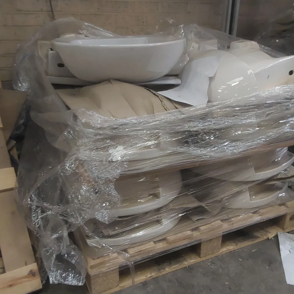 PALLET CONTAINING A LARGE QUANTITY OF LECICO BATHROOM SINKS