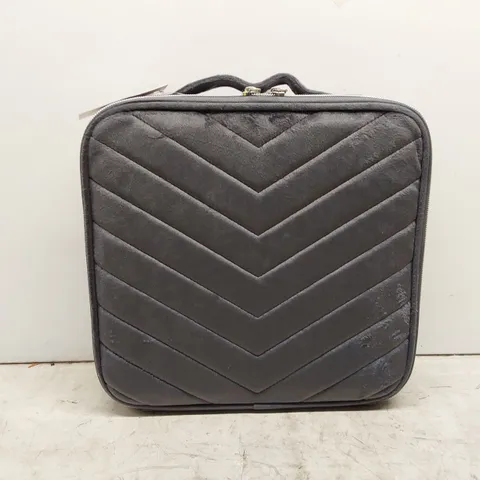 BOXED TILI MAKE-UP ORGANISER VANITY CASE - GREY (1 BOX)