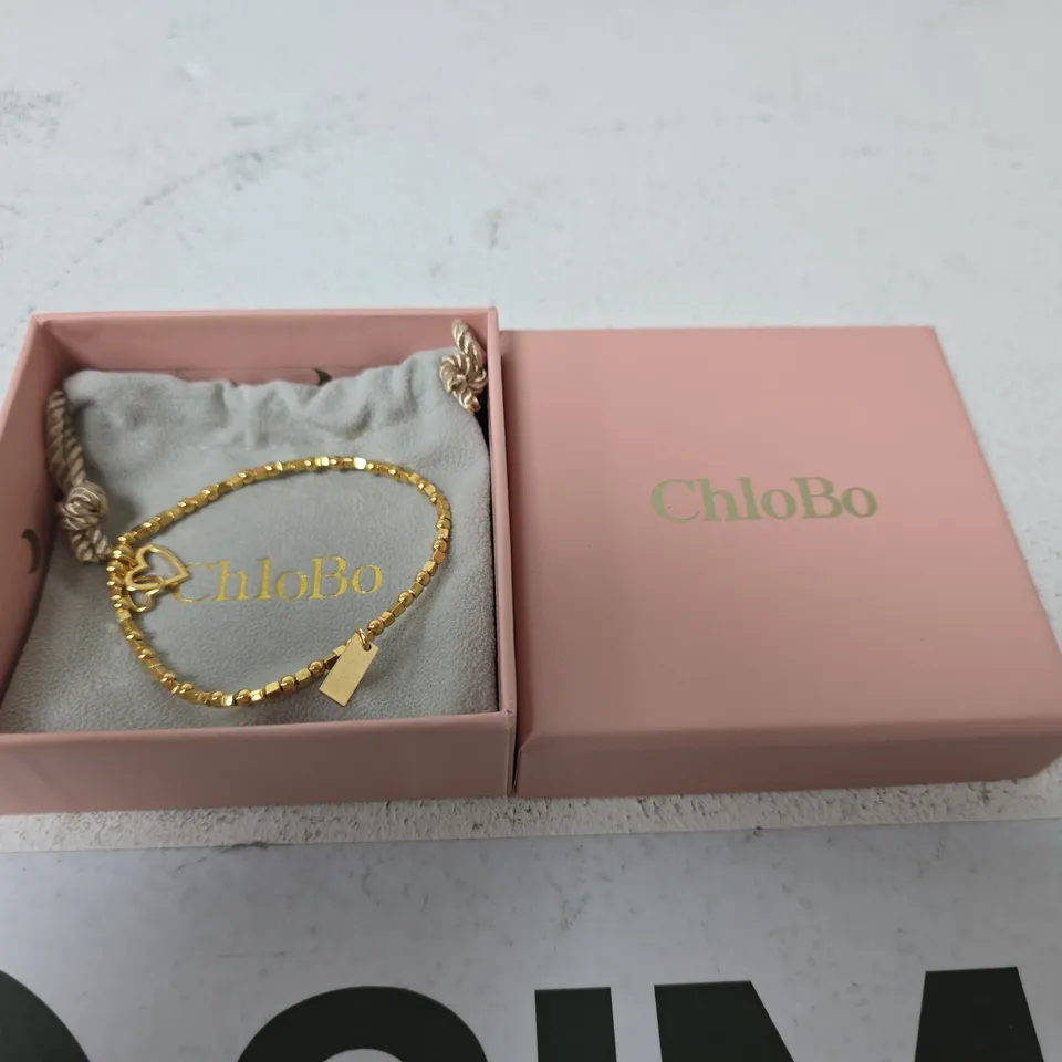 CHLOBO GOLD BEAD BRACELET WITH HEART CHARM – BOXED