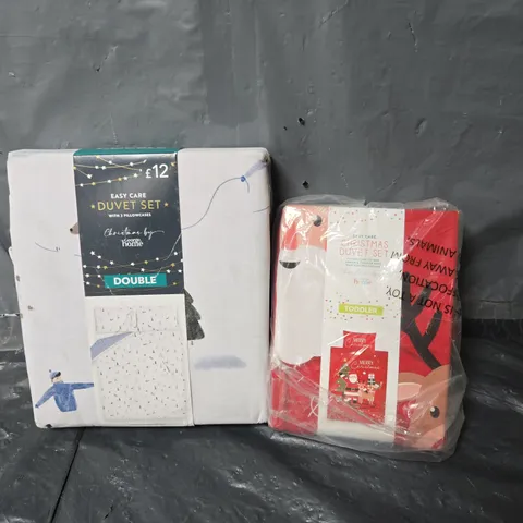 APPROXIMATELY 20 ASSORTED BEDDING ITEMS TO INCLUDE DUVETS - COLLECTIONS ONLY