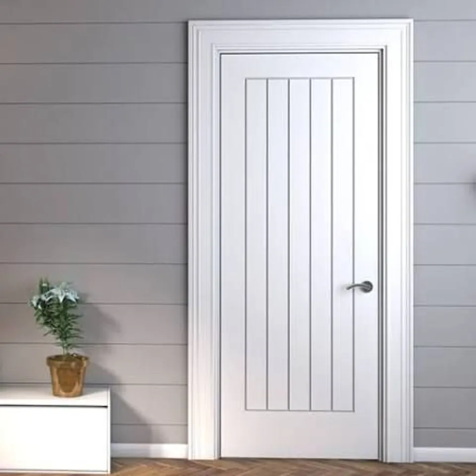 BOXED WHITE SUFFOLK PREFINISHED INTERNAL DOOR 762×1981×35MM