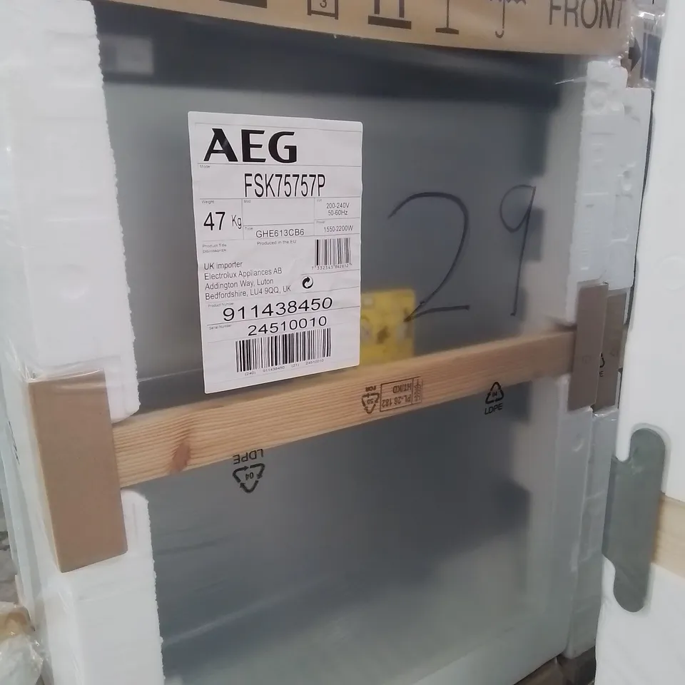 AEG 7000 GLASSCARE INTEGRATED DISHWASHER WITH AIRDRY TECHNOLOGY 14 SETTINGS Model FSK75757P
