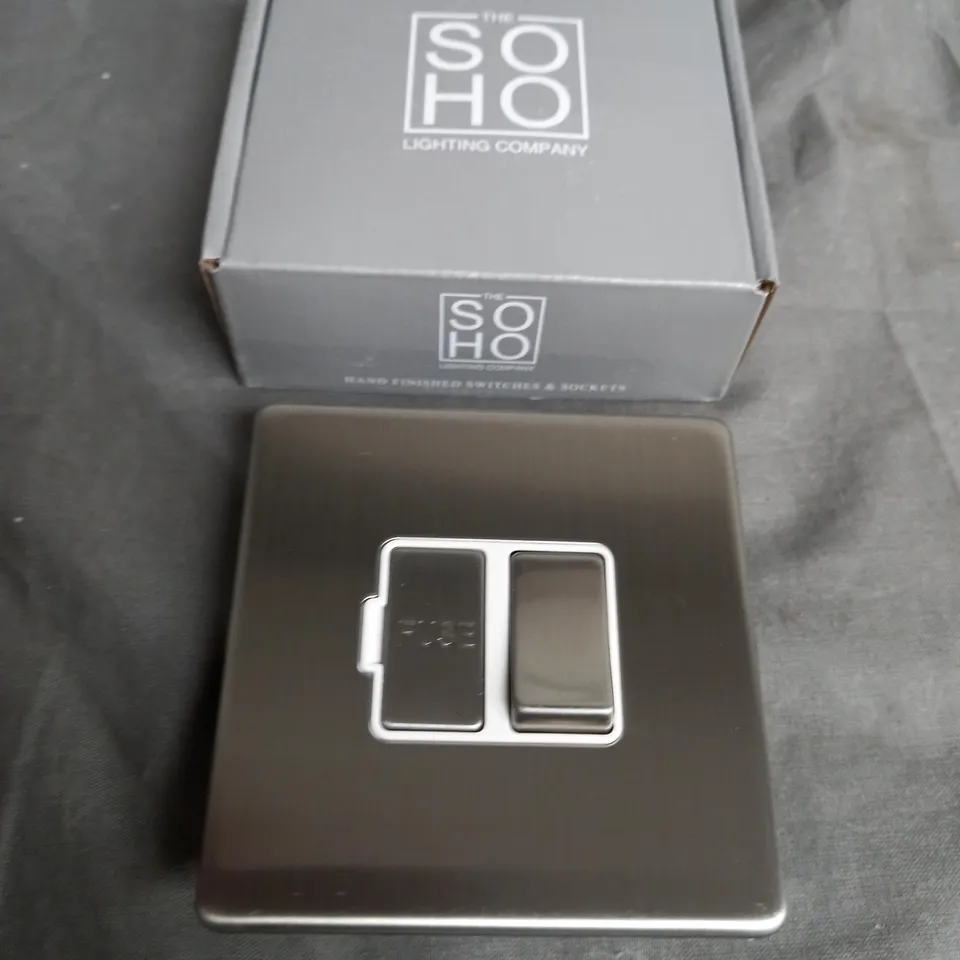 BOXED SOHO LIGHTING BRUSHED CHROME FUSED CONNECTION UNIT (FCU) SWITCHED 13A DP WHT INS SCREWLESS