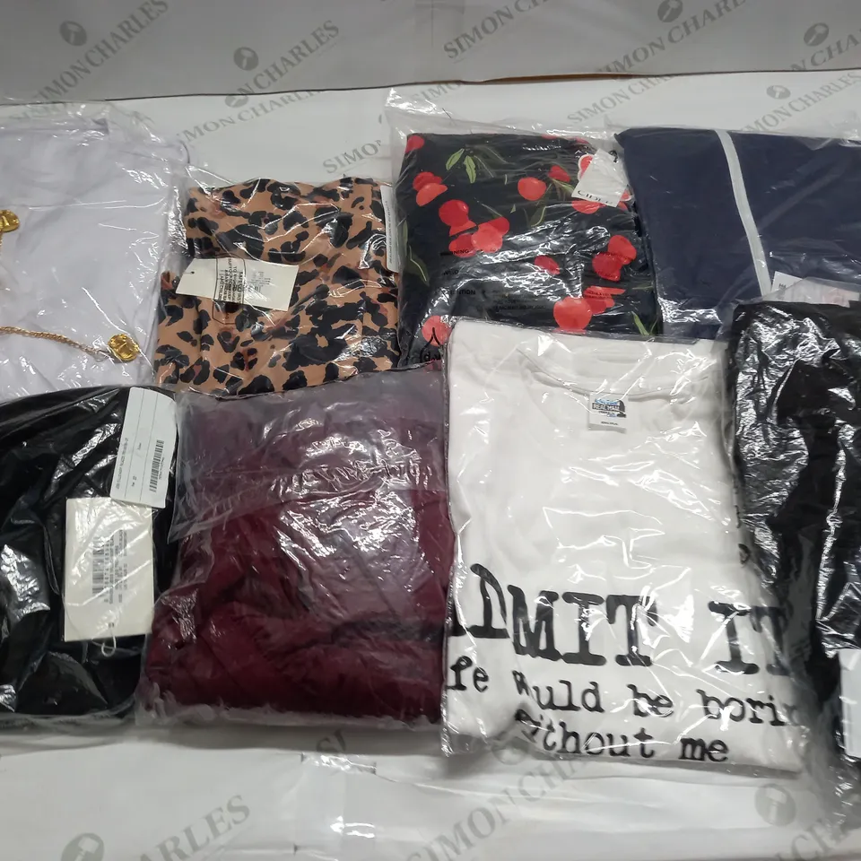 LARGE QUANTITY OF ASSORTED BAGGED CLOTHING ITEMS TO INCLUDE CIDER AND IN THE STYLE