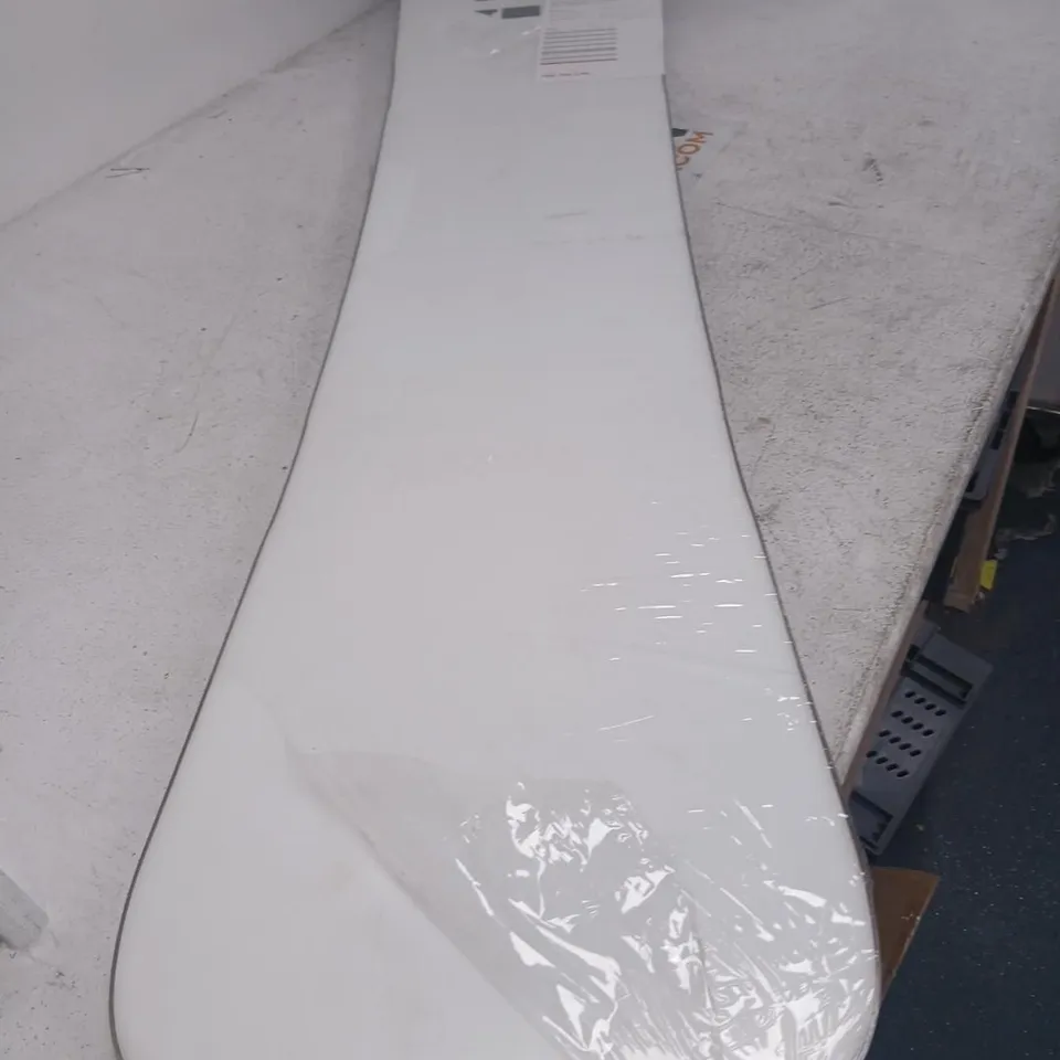 YES OPTIMISTIC SNOWBOARD 161 CM – BRAND NEW IN PLASTIC WRAP